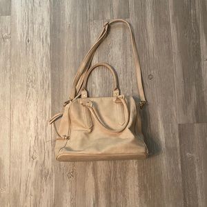 Super cute cross body purse!